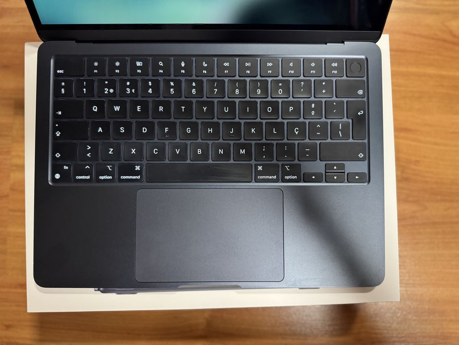 MacBook Air M2 13,6” | 8GB RAM | 256GB SSD | Impecável | BATERIA 98%