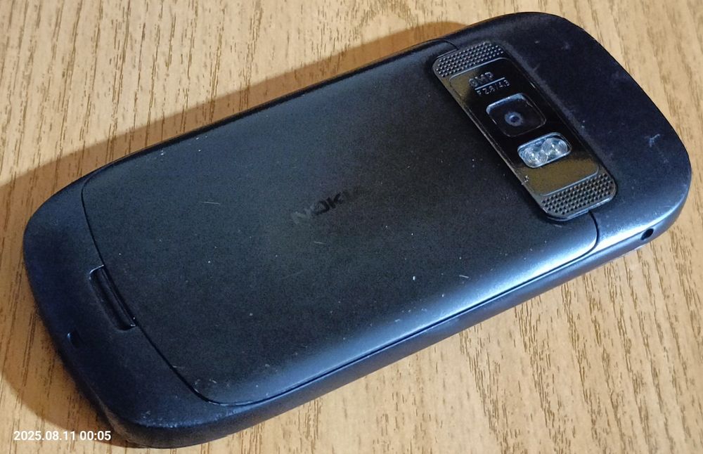 Nokia C7 black. Original. (RM-675). Model C7-00