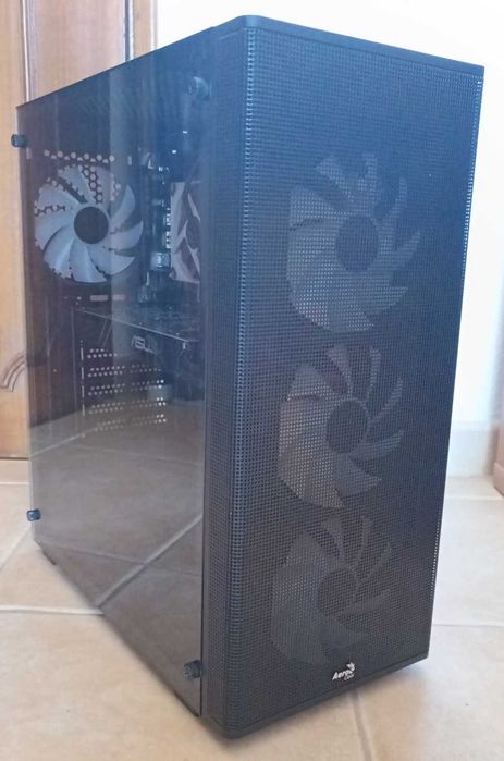 Torre Desktop Gaming AeroCool i7