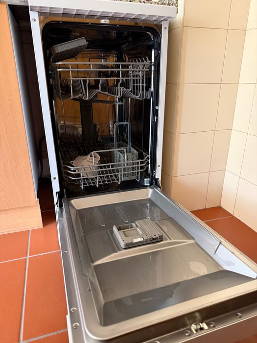 Máquina de Lavar Loiça Teka ExpertCare Slim 45 cm – Excelente Estado