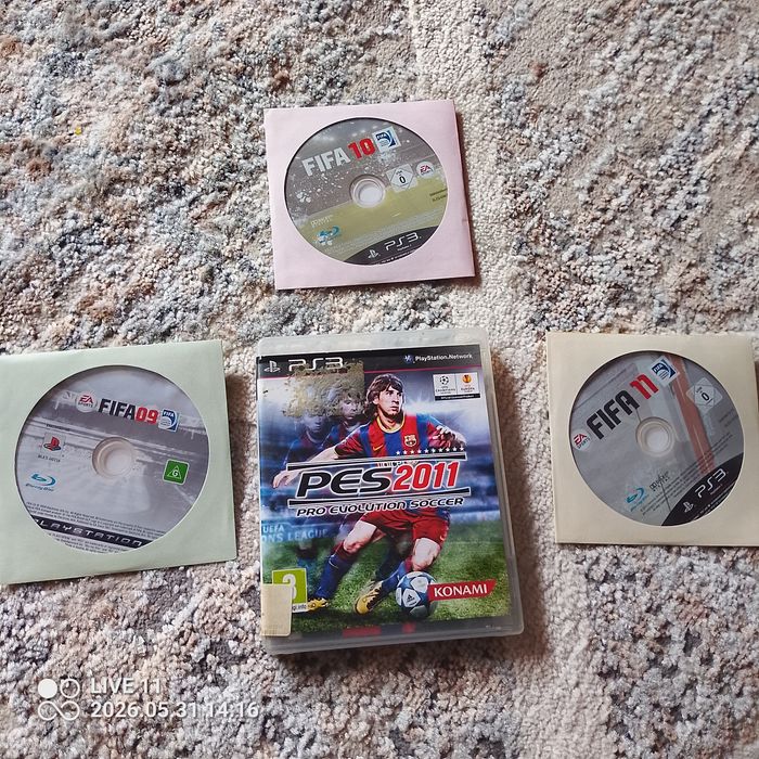 PS3 Pro Evolution Soccer 2011 + 3 x FIFA