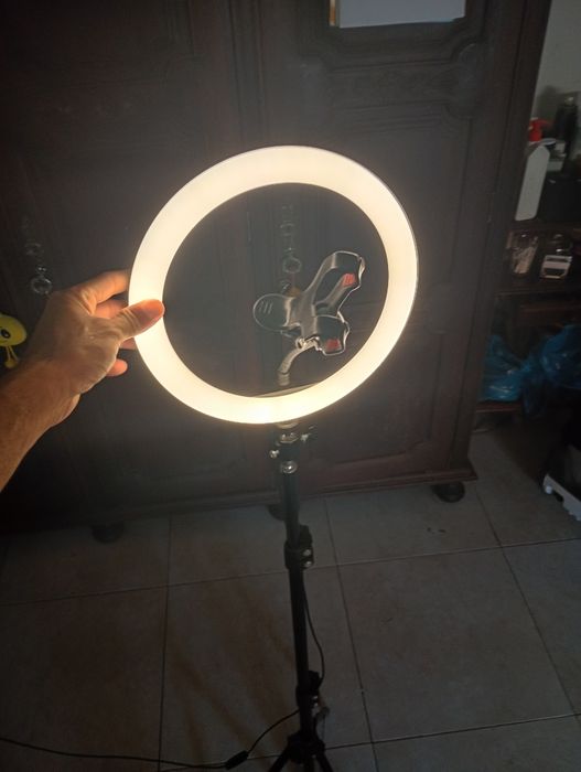 Tripé com anel de luz