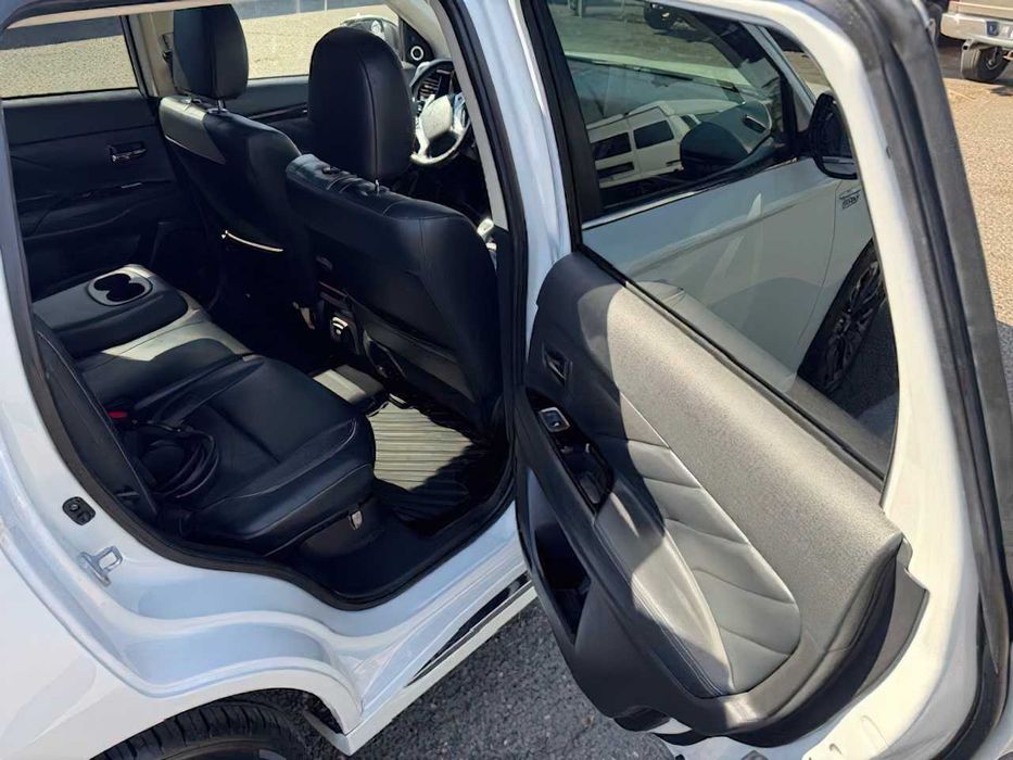 Mitsubishi Outlander PHEV GT      2018