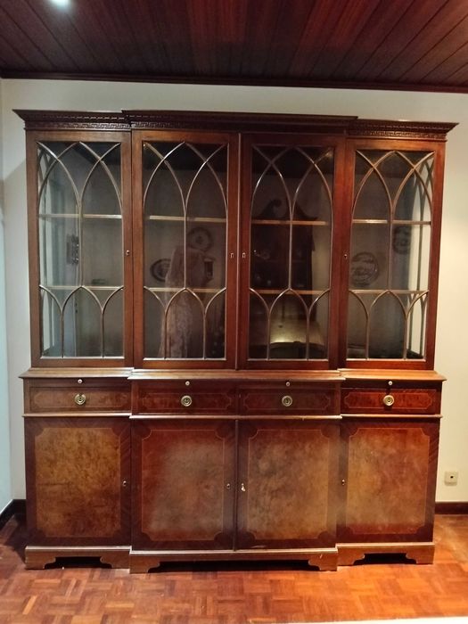 Armário vitrine/cristaleira