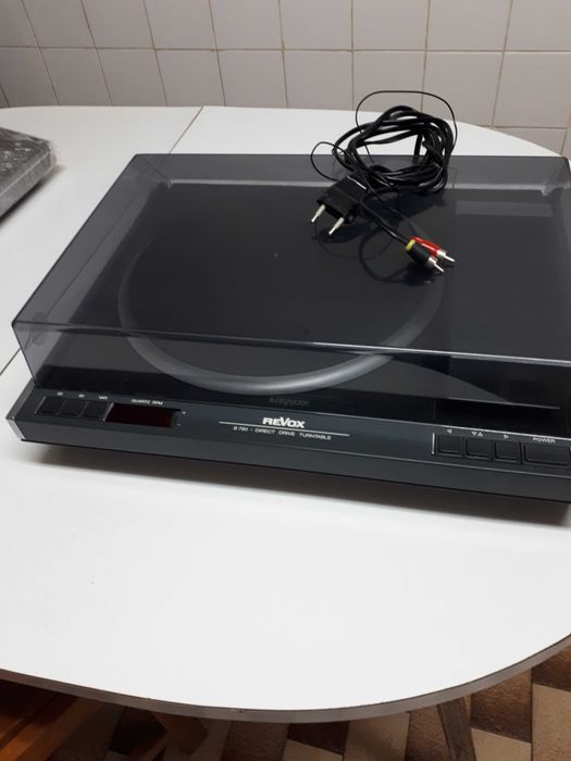 Gira Discos (Turnable) Tangencial Revox B790