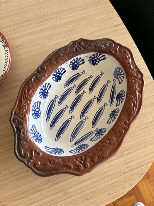 Travessa de barro pintada à mão – estilo tradicional português