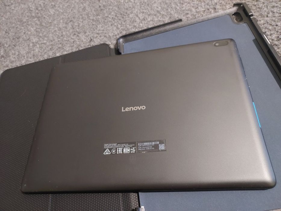 Lenovo Tab E10 + IPad A 1395