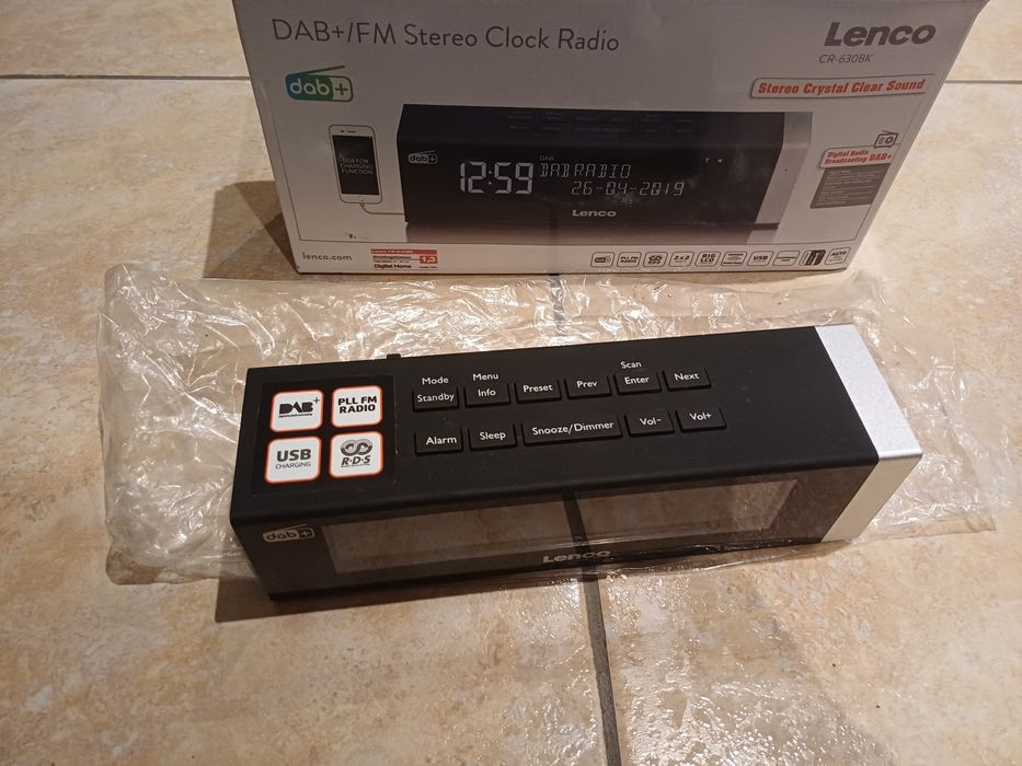 LENCO CR-3608K - Rádio despertador com luz noturna regulável e função
