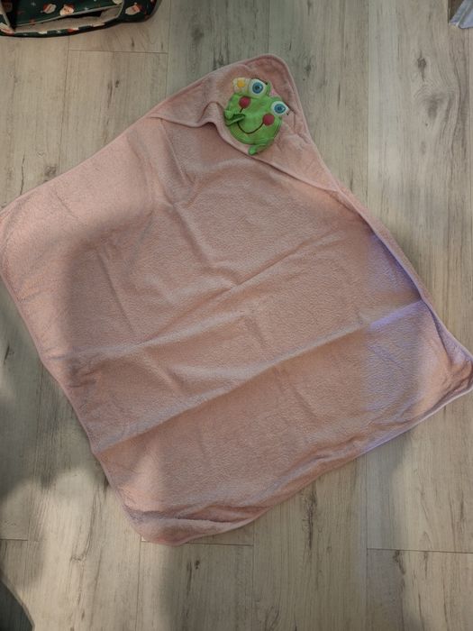 Ręcznik kąpielowy żabka dla dzidziusia 70x70cm z kapturkiem na basen