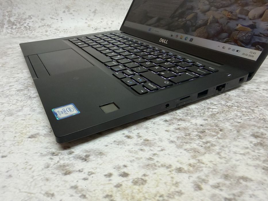 Dell Latitude 7390 / i7 8650u 4.2GHz / 16GB DDR4 / 256SSD / 13.3 FHD