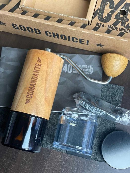 Młynek Comandante C40 MK4 Nitro Blade-American Cherry Grinder