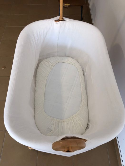 Berço + colchão e acessórios