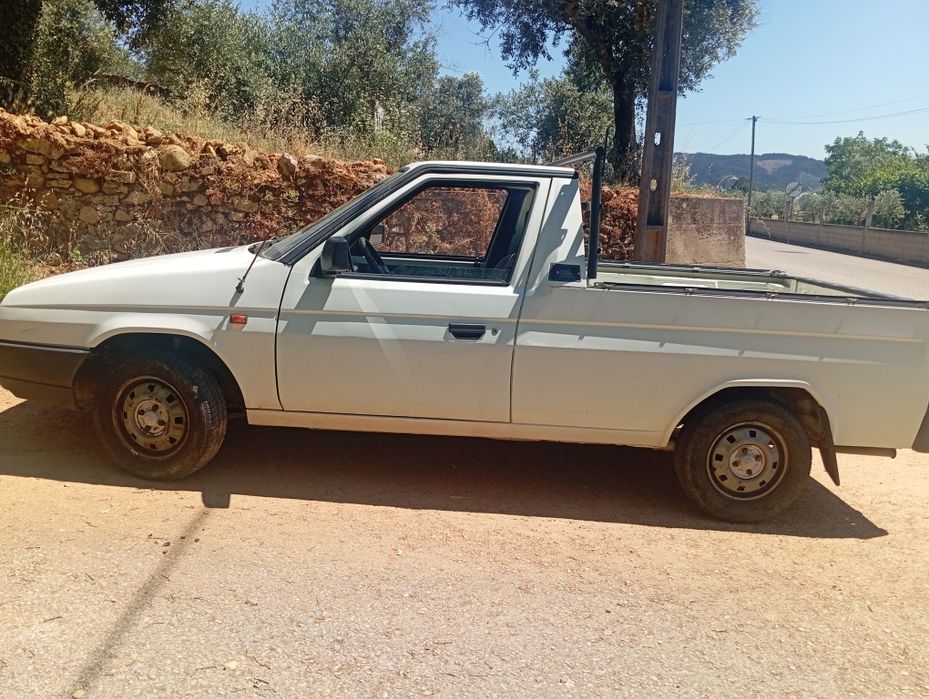 Carrinha Skoda a gasolina