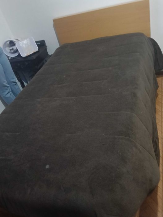 Cama solteiro com colchão