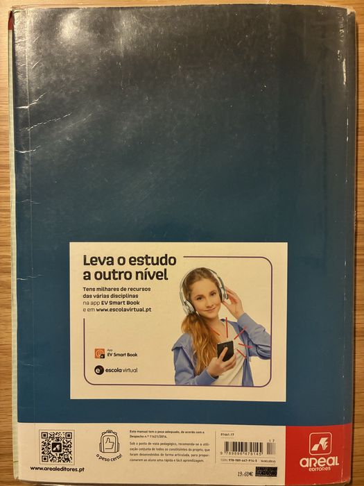 Livros de Francês e de preparação de Português do 9° ano