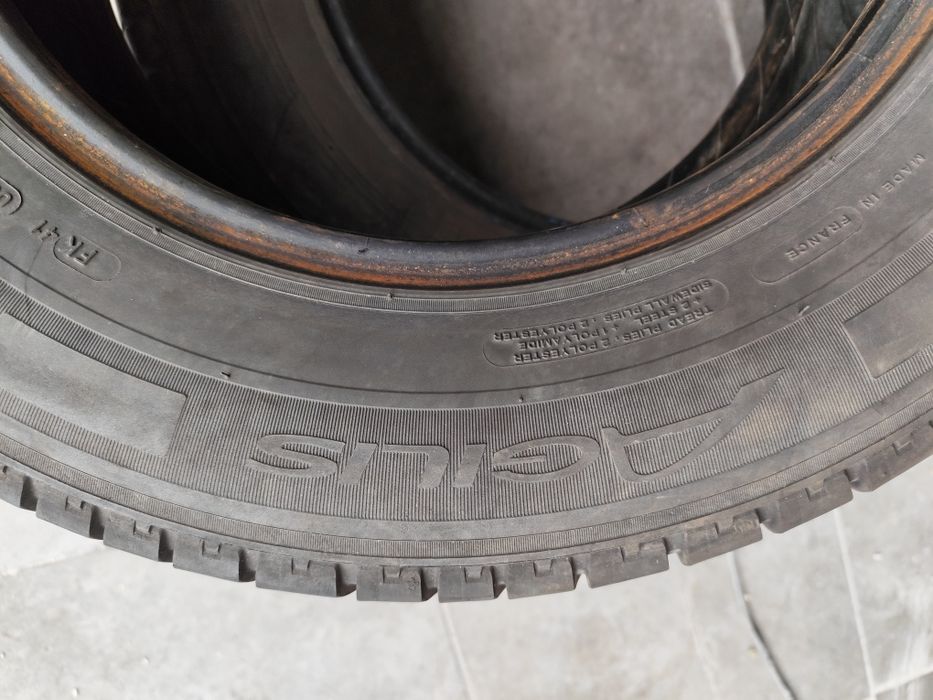 Pneus 235/6516C Michelin Agilis 75% piso
