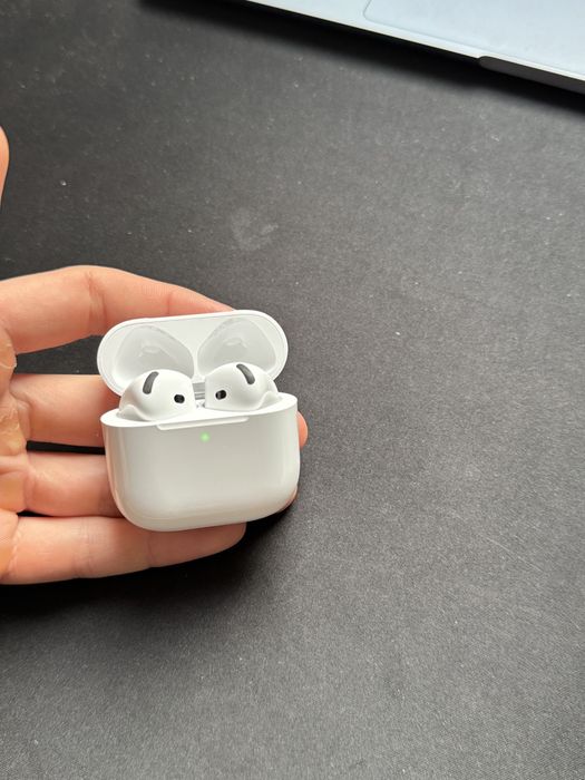 Słuchawki AirPods 4 ANC