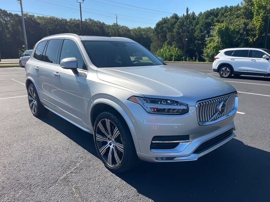 Volvo XC90      2022