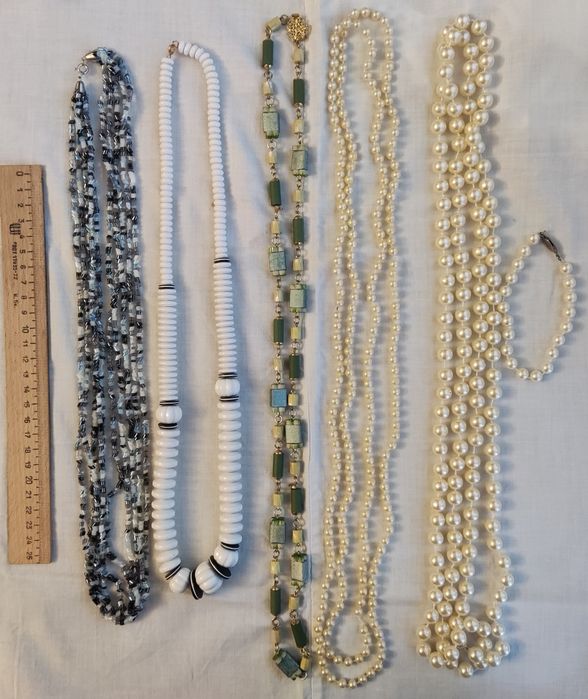 Бижутерия-бусы/клипсы/Чехословакия/Новые