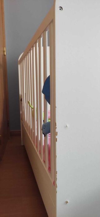 Berço Gonatt + colchão com resguardo + Barra de proteção