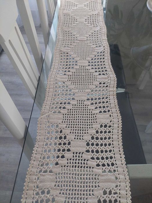 Caminho de mesa em croché feito à mão – 200 × 21 cm – vintage