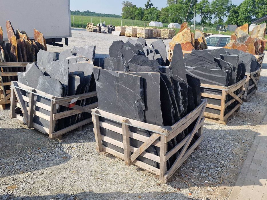 Czarny łupek kamień naturalny duże nieregularne płyty kamienne