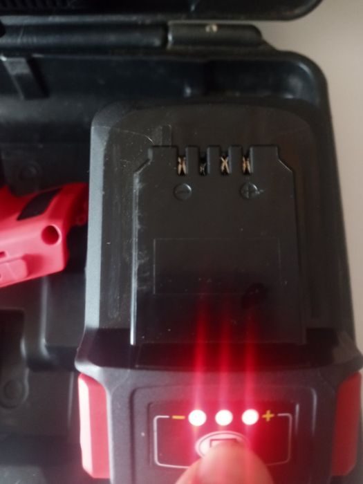 Акумуляторний гайковерт Earthquake XT 20v Impact1/2  EQ38XT 20 3/8