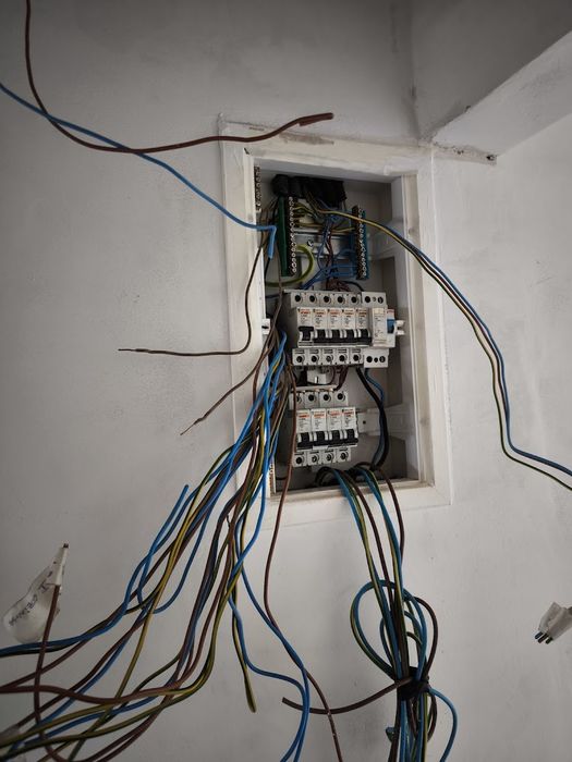 Eletricista Residencial/ Domótica/Casa inteligente (Gaia/Porto/Aveiro)