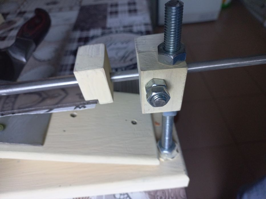 Станок для заточки ножей и ножниц