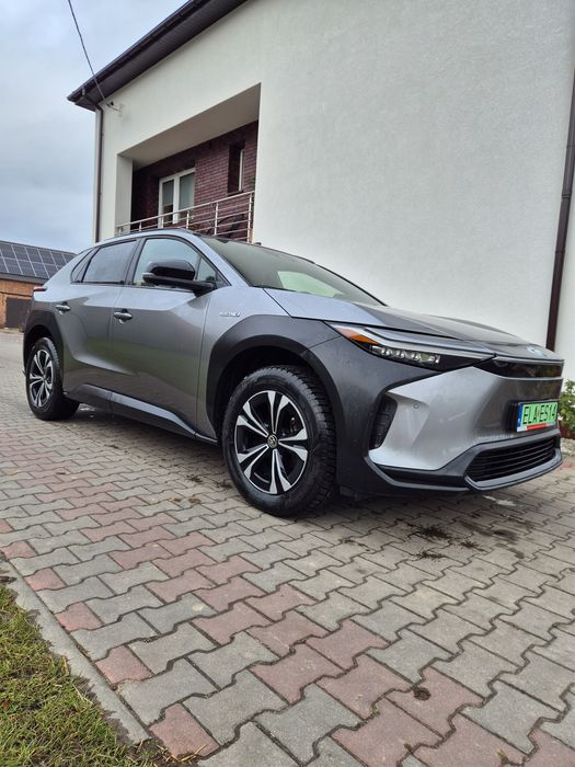 Toyota bz4x  bezwypadkowa salon polska