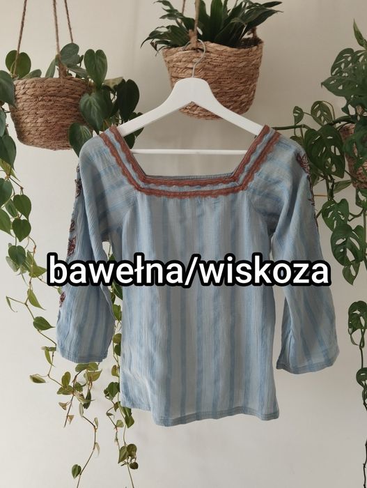 Bluzka w paski, błękitna, rękaw 3/4, hafty koronką, dekolt caro, r.L V
