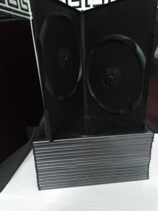 Set of 18 Slim CD/DVD Cases.64286446733569121