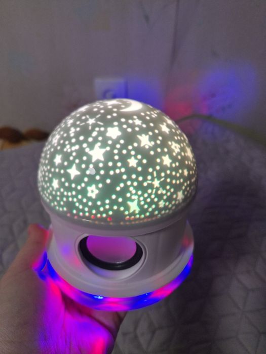 Нічник-проектор зірок з Bluetooth динаміком, RGB підсвітка