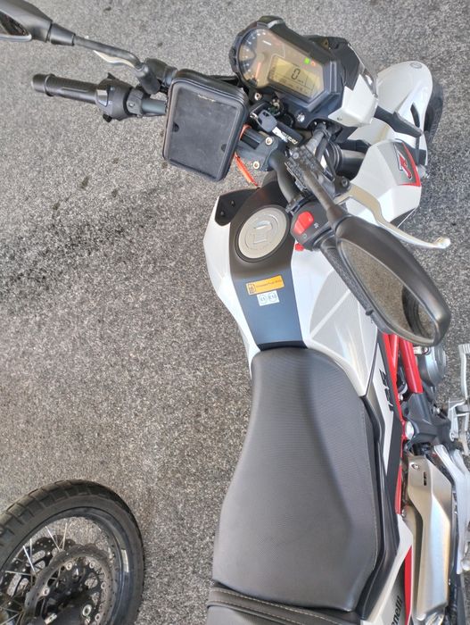 Moto Benelli TNT 125