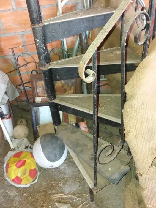 Escada caracol ferro
