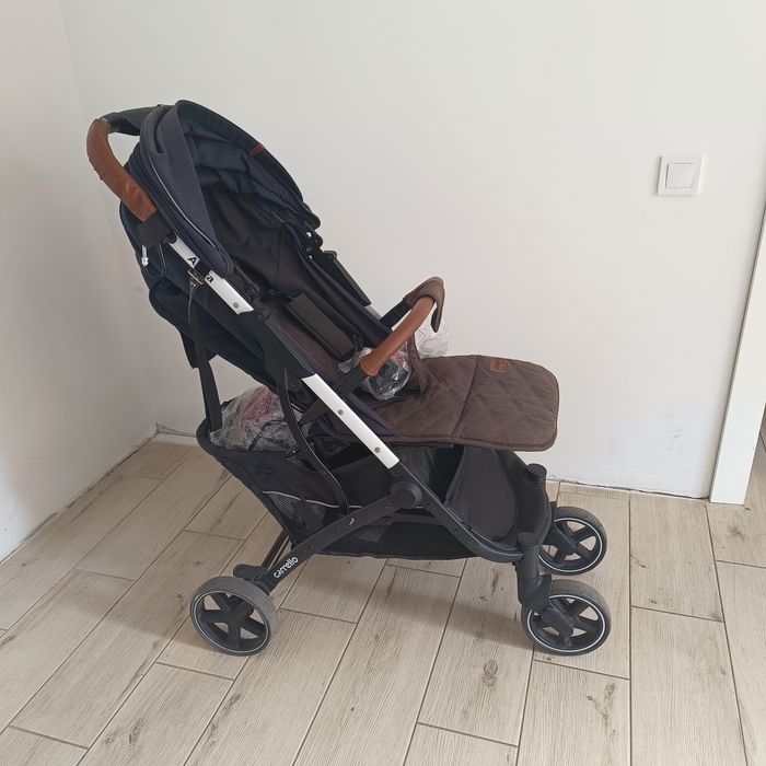 Прогулянкова коляска Carrello Astra