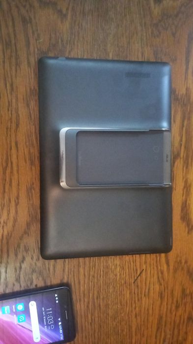 Sprzedam Asus PadFone Infinity w pelnym komplecie telefon oraz stacja