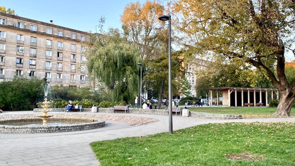 Słoneczne wysokie mieszkanie na wynajem Plac Hallera Praga Północ