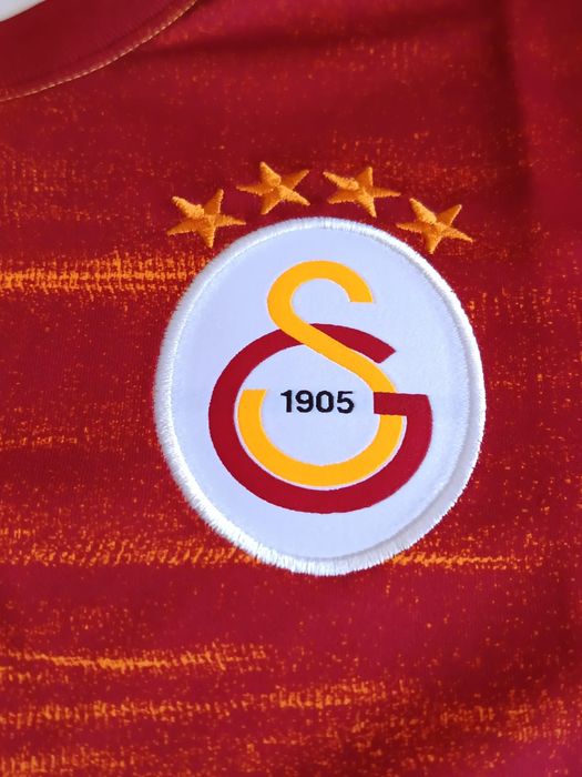Camisola Galatasarai