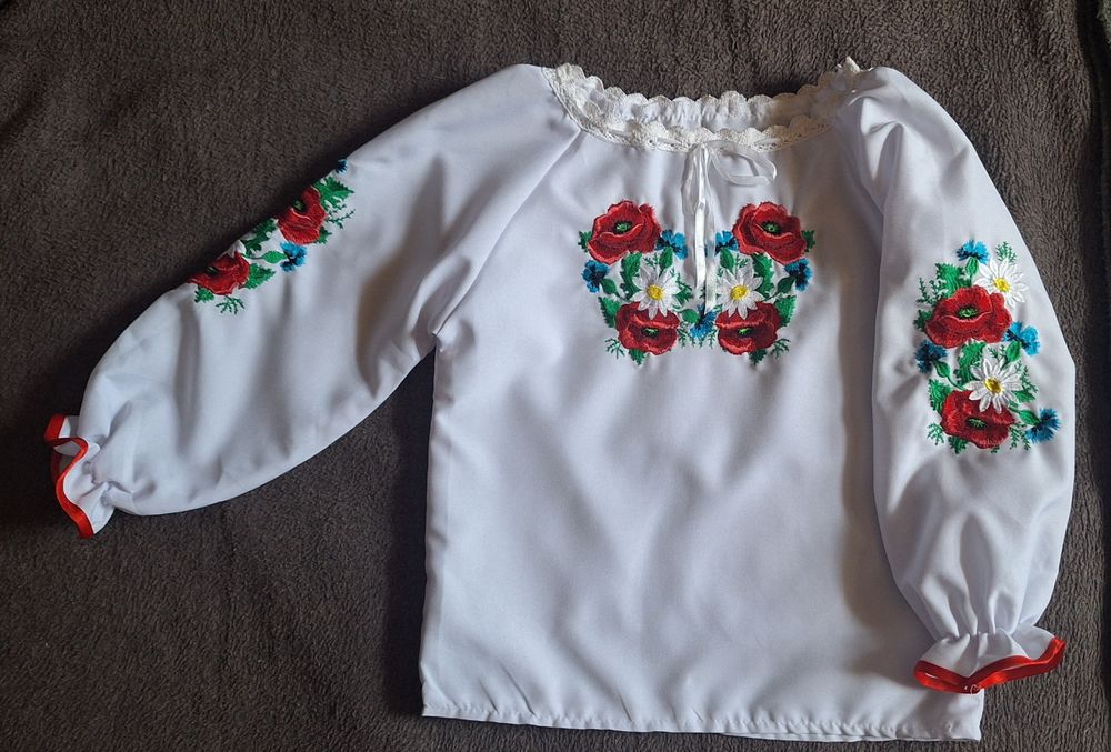 Продам вишиванку для дівчинки 110-116