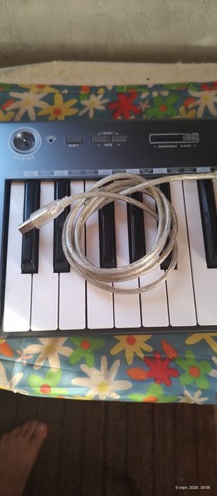 MIDI клавіатура CME M-Key