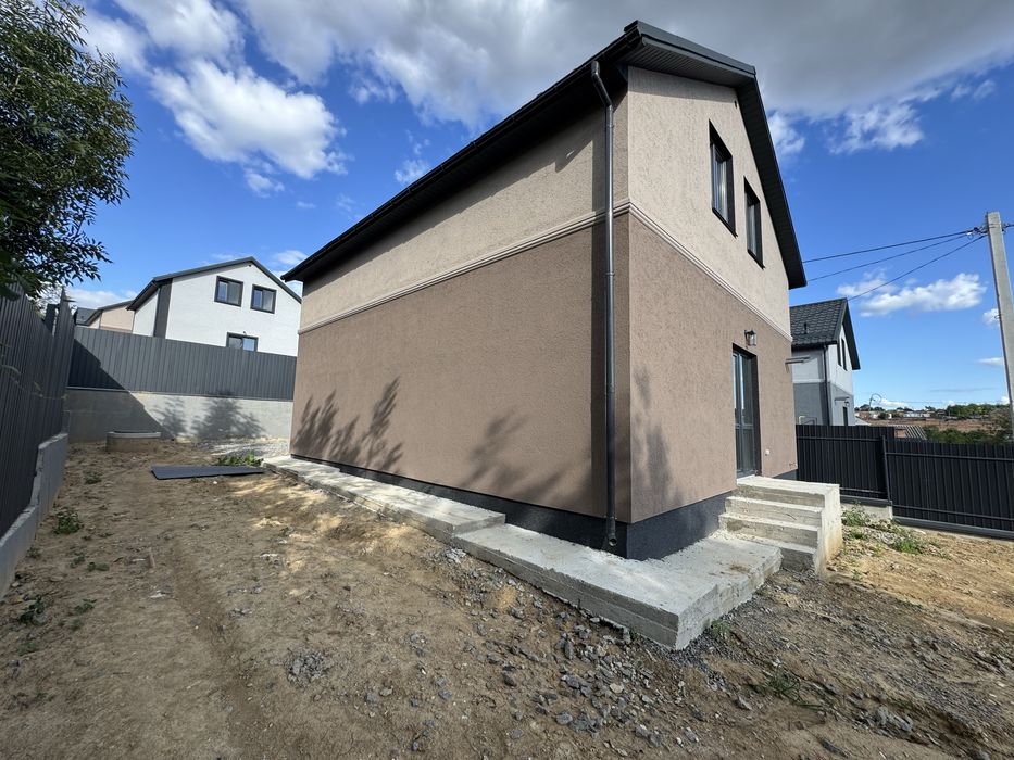 Продам чистовий будинок у Зарванцях. Газ