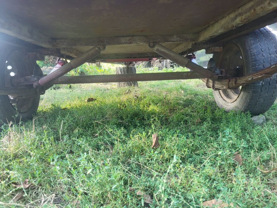 Причеп одноосний