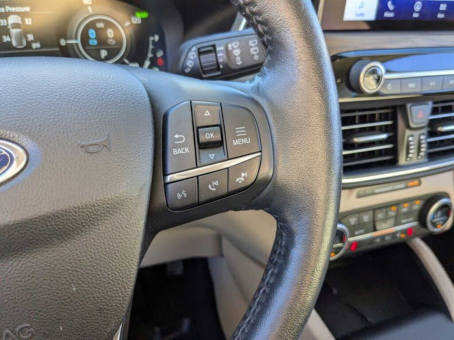 Ford Escape Hybrid Titanium      2020