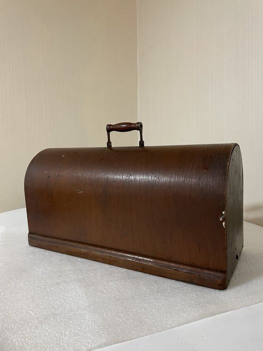 Кришка до швейної машини