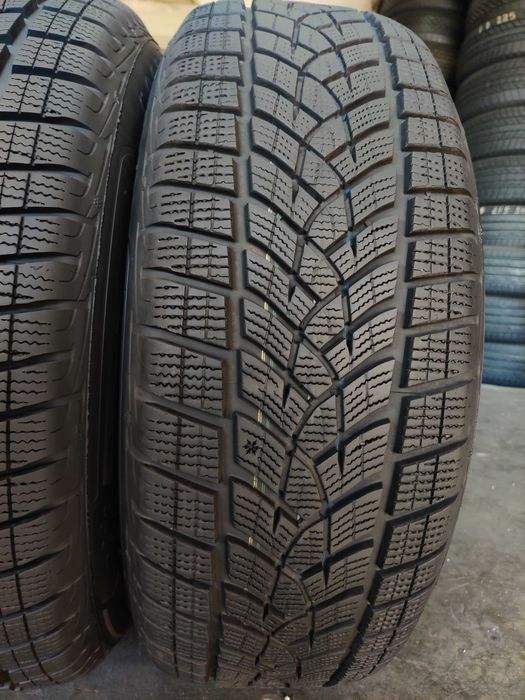 R17 225 60 зимові шини Goodyear Ultra Grip Ice SUV чудовий стан агресивні арктичні