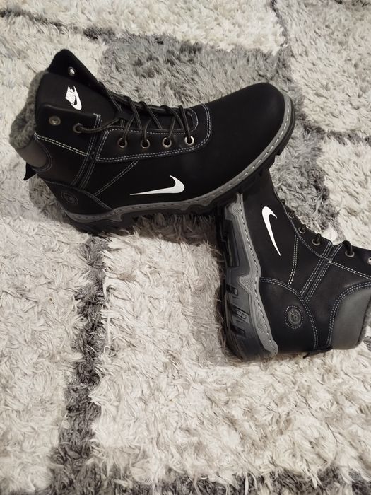 Nowe zimowe buty męskie.
