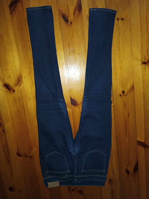 Spodnie jeans 36
