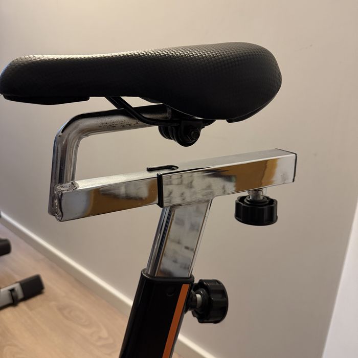 Bicicleta estatica BH S2000 nova, com LCD