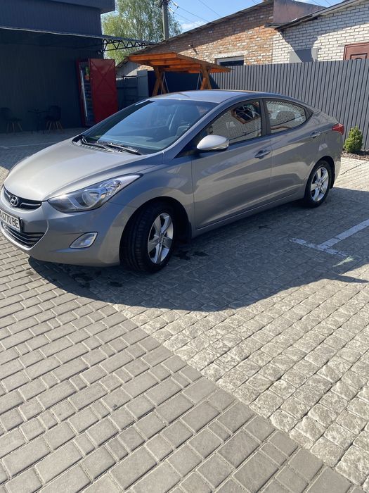 Hyndai Elantra 1.8 бензин